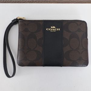 Coach Corner Zip Wristlet in Signature Canvas